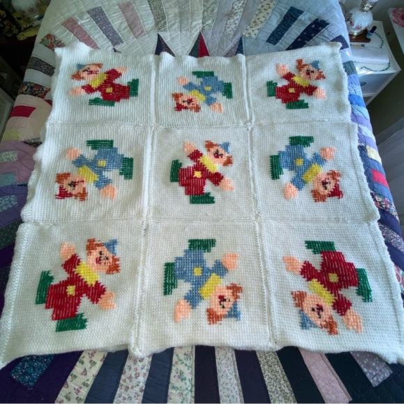 VINTAGE - CLOWN - HAND-CROCHETED - BABY BLANKET - CRIB WALL HANGING - Sweet - Picture 14 of 15
